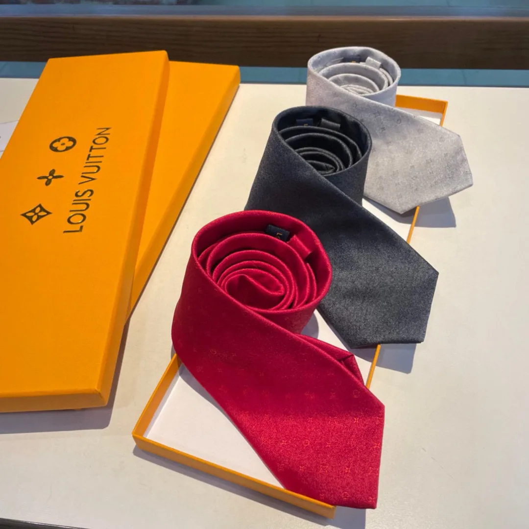 Ami Tie