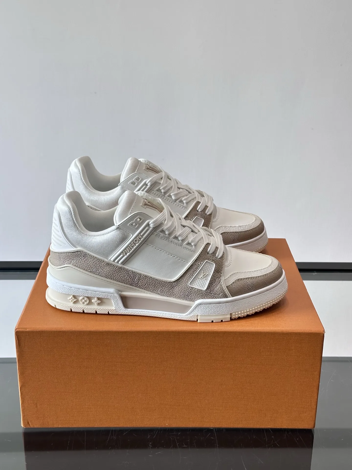 Ami Sneakers